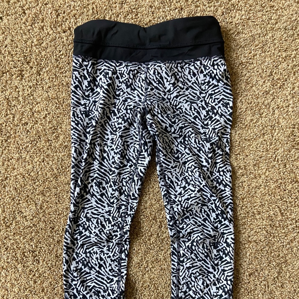 Lululemon Size 2 crop pant
